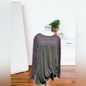Simply Southern aztec print top size XL.